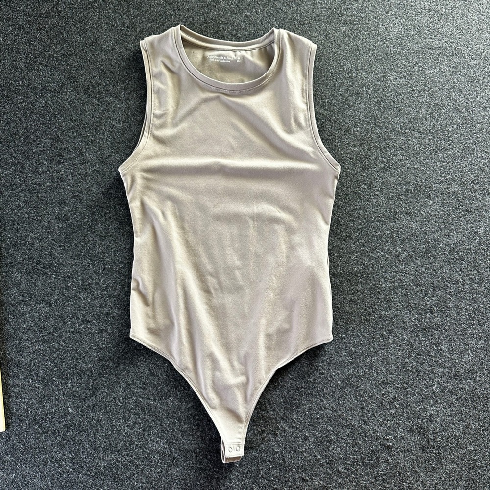 Abercrombie & Fitch Soft A&F Collection Sleeveless Bodysuit Tan M